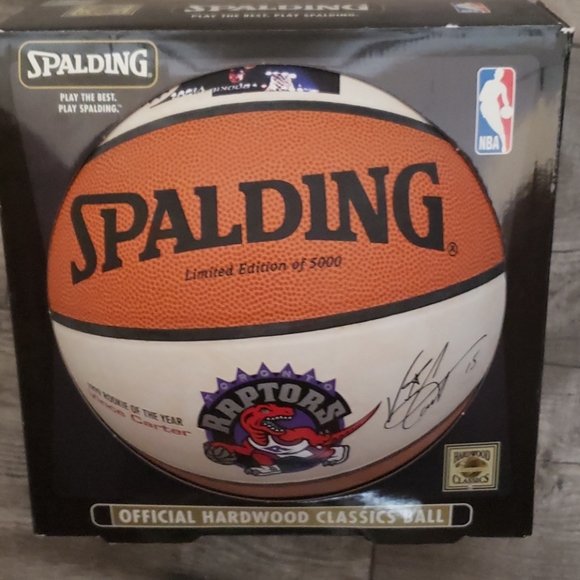 Spaulding Vince Carter ROY limited edition ball - Picture 1 of 3